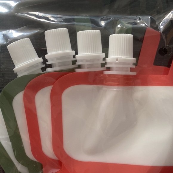 🎄 Target Reusable Christmas Drink Pouches Candy Cane & Christmas Stocking 8pcs - Picture 3 of 5